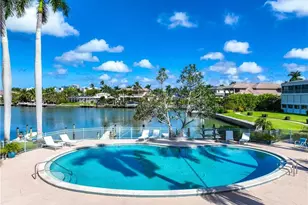 383 Harbour Dr, Naples, FL 34103 - Photo 13