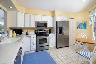 301 Courtside Dr, Naples, FL 34105 - Photo 7