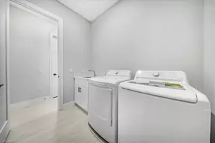 1123 NW 40th Pl, Cape Coral, FL 33993 - Photo 37