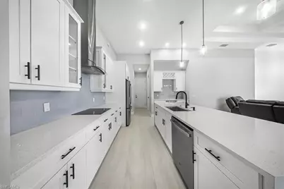 1123 NW 40th Pl, Cape Coral, FL 33993 - Photo 9