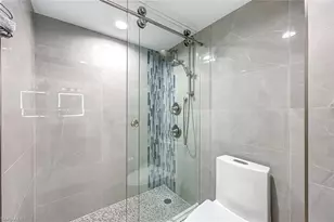 10475 Gulf Shore Dr, Naples, FL 34108 - Photo 15