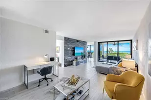 10475 Gulf Shore Dr, Naples, FL 34108 - Photo 5