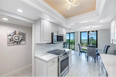 10475 Gulf Shore Dr #112, Naples, FL 34108 - Photo 7