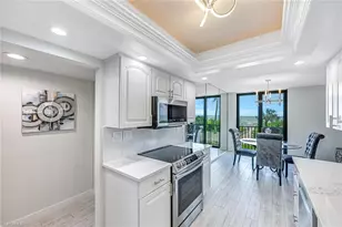 10475 Gulf Shore Dr, Naples, FL 34108 - Photo 7