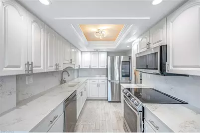 10475 Gulf Shore Dr #112, Naples, FL 34108 - Photo 9