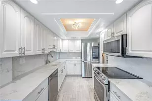 10475 Gulf Shore Dr, Naples, FL 34108 - Photo 9