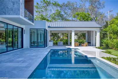 1800 Crayton Rd, Naples, FL 34102 - Photo 5