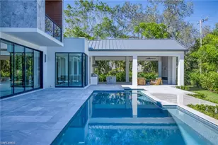 1800 Crayton Rd, Naples, FL 34102 - Photo 5