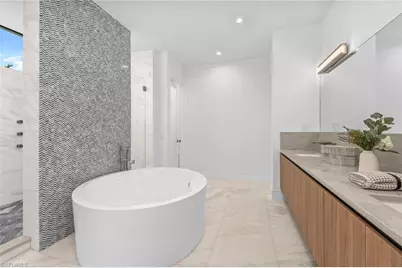 1800 Crayton Rd, Naples, FL 34102 - Photo 17