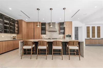 1800 Crayton Rd, Naples, FL 34102 - Photo 7