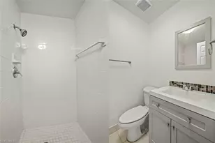 4607 Bayshore Dr, Naples, FL 34112 - Photo 11