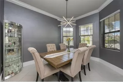 4172 Crescent Ct, Naples, FL 34119 - Photo 5