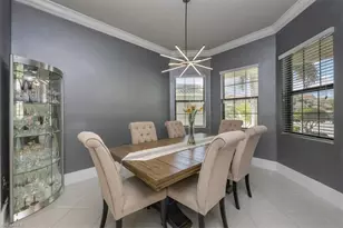 4172 Crescent Ct, Naples, FL 34119 - Photo 5