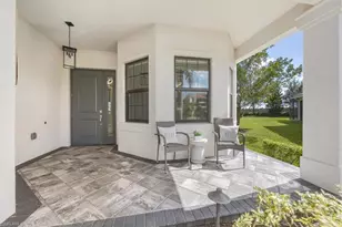 4172 Crescent Ct, Naples, FL 34119 - Photo 3