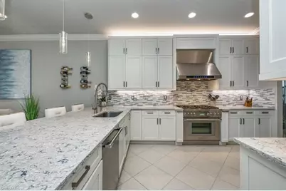 4172 Crescent Ct, Naples, FL 34119 - Photo 7