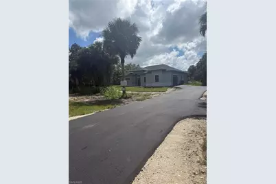 2863 52nd Ave NE, Naples, FL 34120 - Photo 5