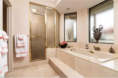 4400 Gulf Shore Blvd N #3-305, Naples, FL 34103 - Photo 15