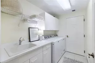 455 Cove Tower Dr, Naples, FL 34110 - Photo 31