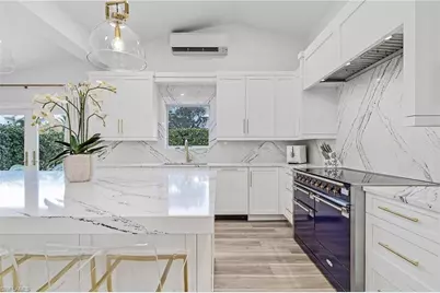 725 2nd St S, Naples, FL 34102 - Photo 3
