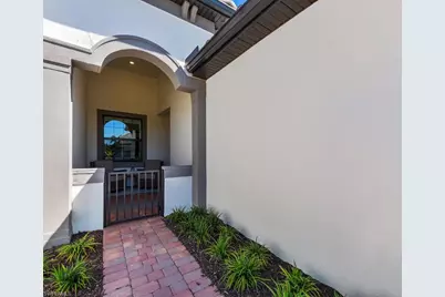 11694 Canal Grande Dr, Fort Myers, FL 33913 - Photo 3