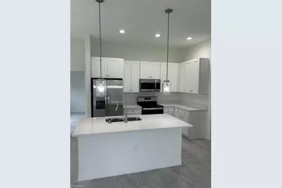 425 Mercedes Ct, Lehigh Acres, FL 33972 - Photo 5