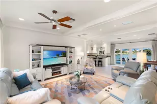 7 Glenview Manor Dr, Fort Myers Beach, FL 33931 - Photo 9