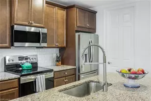 14795 Edgewater Cir, Naples, FL 34114 - Photo 7