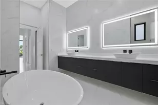 1317 Cypress Woods Dr, Naples, FL 34103 - Photo 9