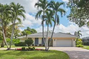 4916 Crayton Rd, Naples, FL 34103 - Photo 3