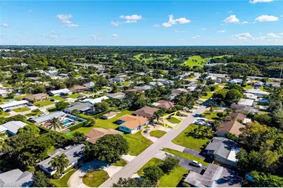 1337 Wisconsin Dr, Naples, FL 34103 - Photo 33