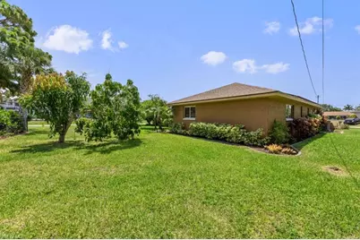 2219 SE 8th St, Cape Coral, FL 33990 - Photo 35