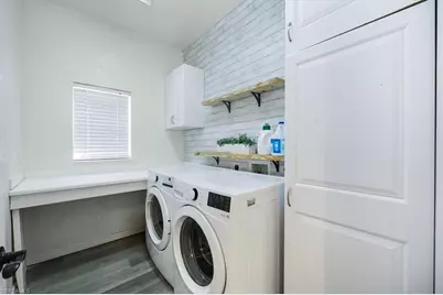 2029 Fairmont Ln, Naples, FL 34120 - Photo 25