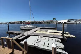 800 River Point Dr, Naples, FL 34102 - Photo 29