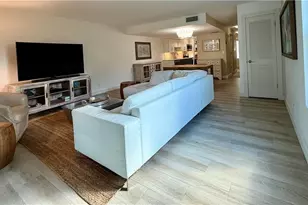 800 River Point Dr, Naples, FL 34102 - Photo 15