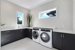 16647 Isola Bella Ln, Naples, FL 34110 - Photo 33