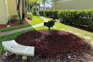 8274 Key Royal Cir, Naples, FL 34119 - Photo 15