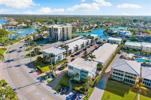 2100 Gulf Shore Blvd N, Naples, FL 34102 - Photo 7