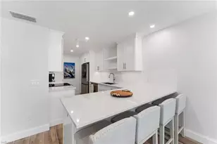 2100 Gulf Shore Blvd N, Naples, FL 34102 - Photo 11