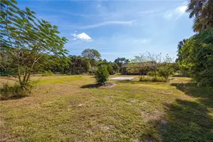 1240 Mingo Dr, Naples, FL 34120 - Photo 23