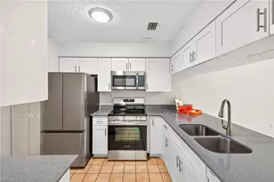 11653 Pointe Circle Dr, Fort Myers, FL 33908 - Photo 9