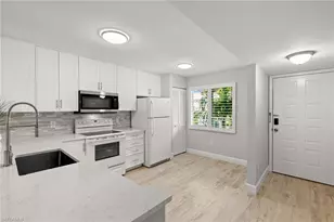 3071 Sandpiper Bay Cir, Naples, FL 34112 - Photo 5