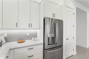 12438 Dahlia Ct, Naples, FL 34120 - Photo 13