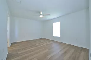 343 NE 10th St, Cape Coral, FL 33909 - Photo 9