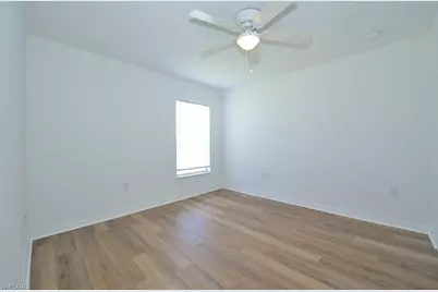 343 NE 10th St, Cape Coral, FL 33909 - Photo 13