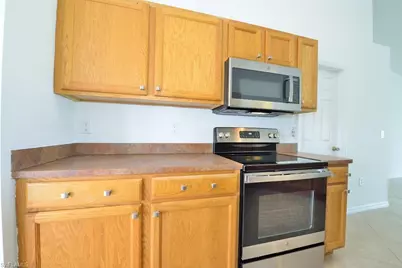 343 NE 10th St, Cape Coral, FL 33909 - Photo 7