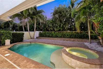 699 Fairway Ter, Naples, FL 34103 - Photo 37