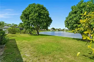 9542 Campbell Cir, Naples, FL 34109 - Photo 15