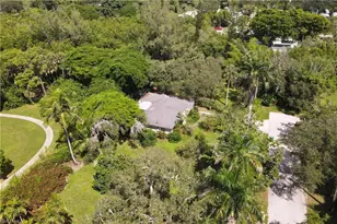 1063 Shadowlawn Dr, Naples, FL 34104 - Photo 11