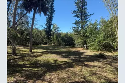 1063 Shadowlawn Dr, Naples, FL 34104 - Photo 15