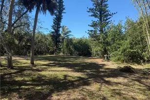 1063 Shadowlawn Dr, Naples, FL 34104 - Photo 15